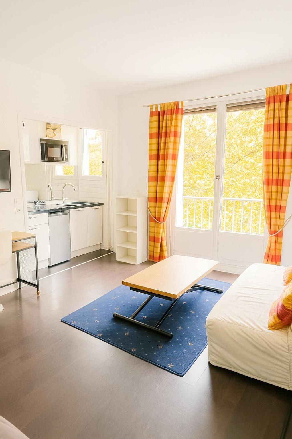 Bright With Stunning Open View 16, Dauphine *